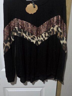 Black and leopard print long sleeve top #leopardprint #wildstyle